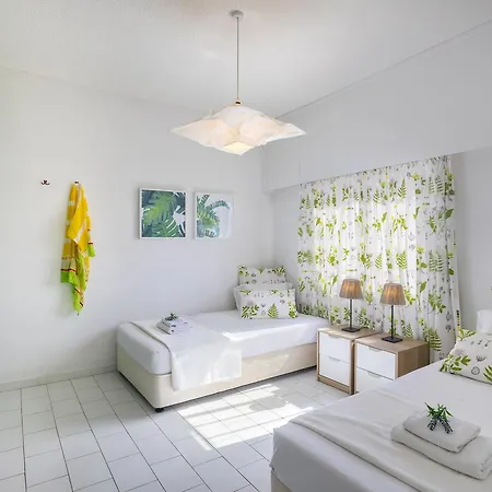 Protaras Coral Seafront Suite Apartman